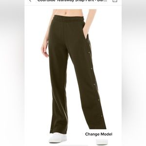 NWT Alo Courtside Tearaway Snap Pants
